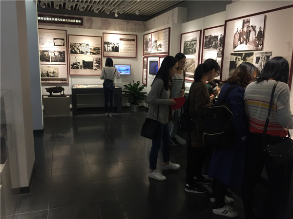 认真学习.2.jpg